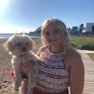 Meet your Posher, Olivia